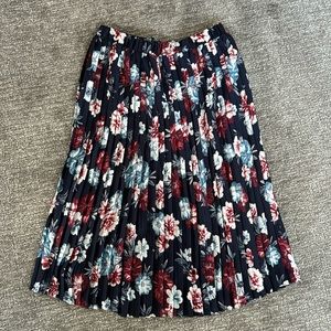 Banana Republic floral pleated skirt, size S